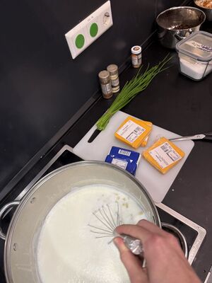 Mac and Cheese beim Kochen.jpg